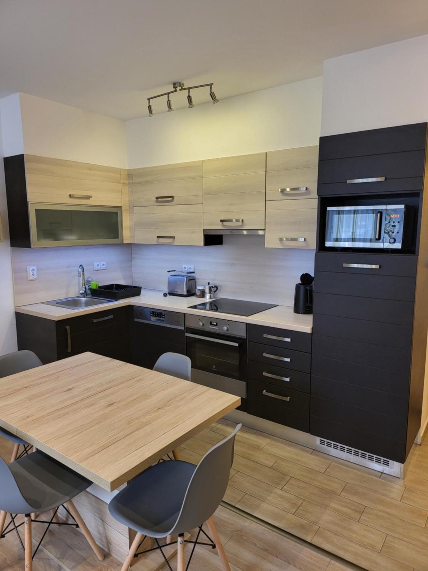 Triangol Apartman: Fuerdo, Belvaros, Egyetem Gyor Exterior photo